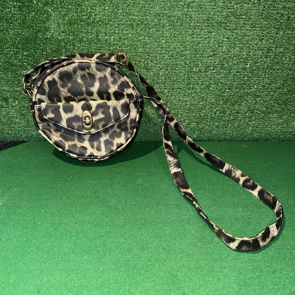 Primark brand leopard print canteen purse